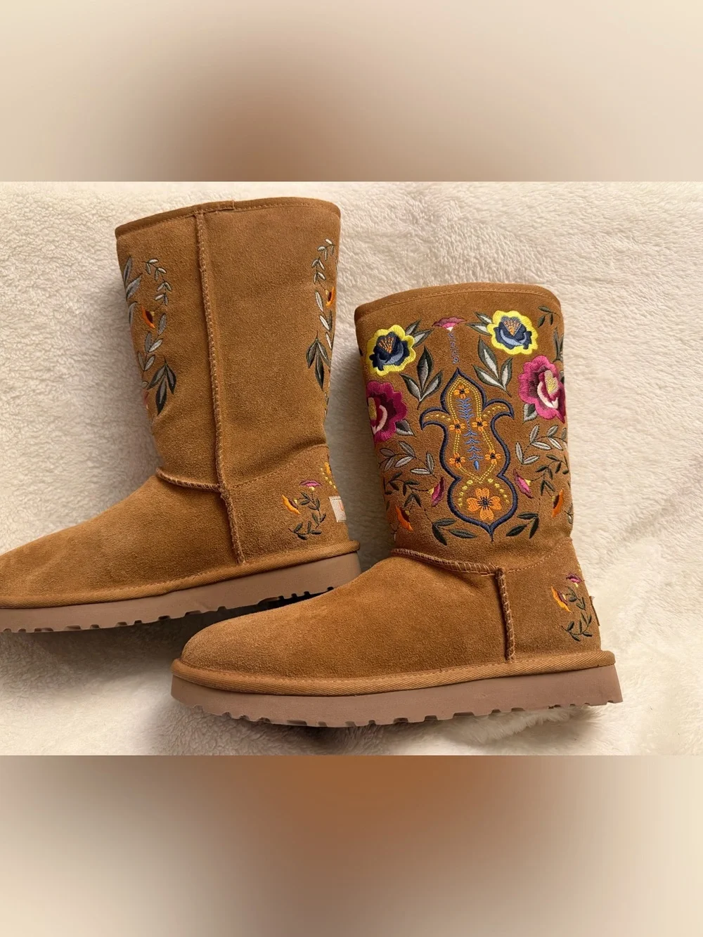 UGG Australia Juliette Chestnut Suede Floral Embroidered Boots Women's 7